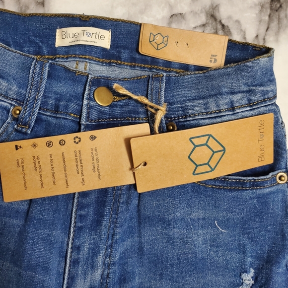 Distressed Denim Skinny Jeans with Fading & Light Wash Patch Pockets - Picture 8 of 8